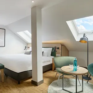 Hotel June Six
